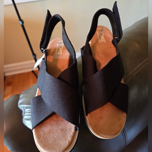 TOMS Diana Black Wedge Sandals- Size 10 - Picture 2 of 3
